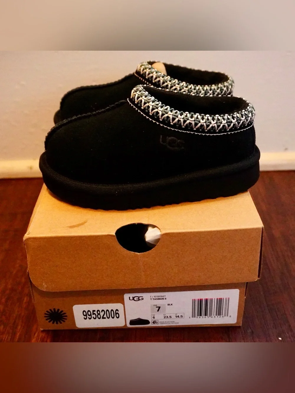 UGG soft black